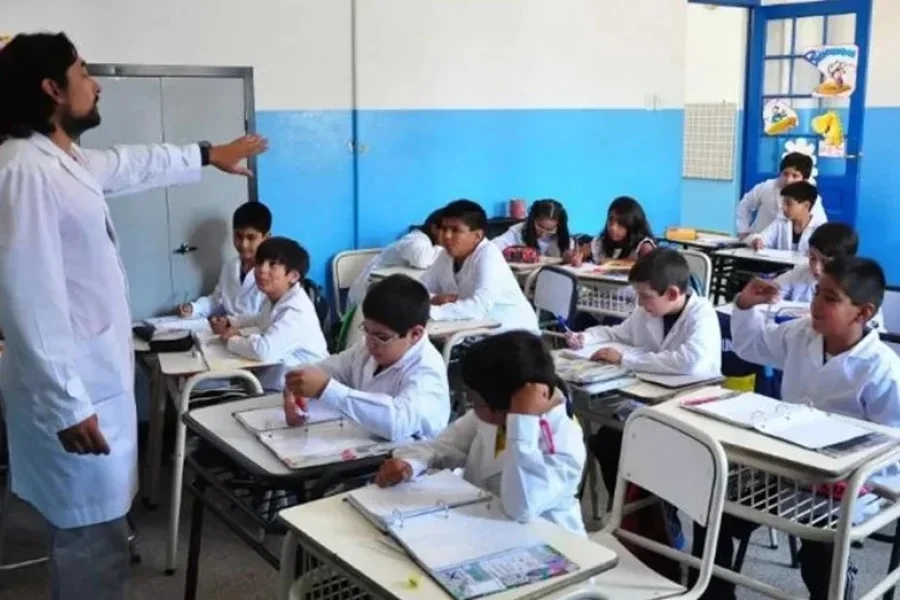 Informe alerta sobre la pérdida de clases en el sistema educativo argentino