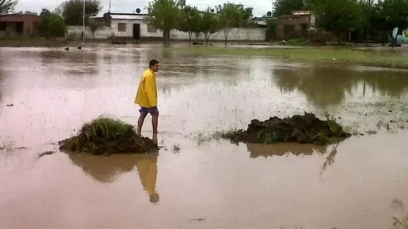 Inundaciones en Tucumán: La Rioja se prepara para posibles desbordes y evacuaciones.