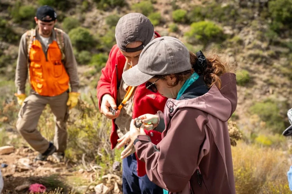 Inversiones mineras en La Rioja: Hainan Trailblazer explora oportunidades en Rosario Vera Peñaloza