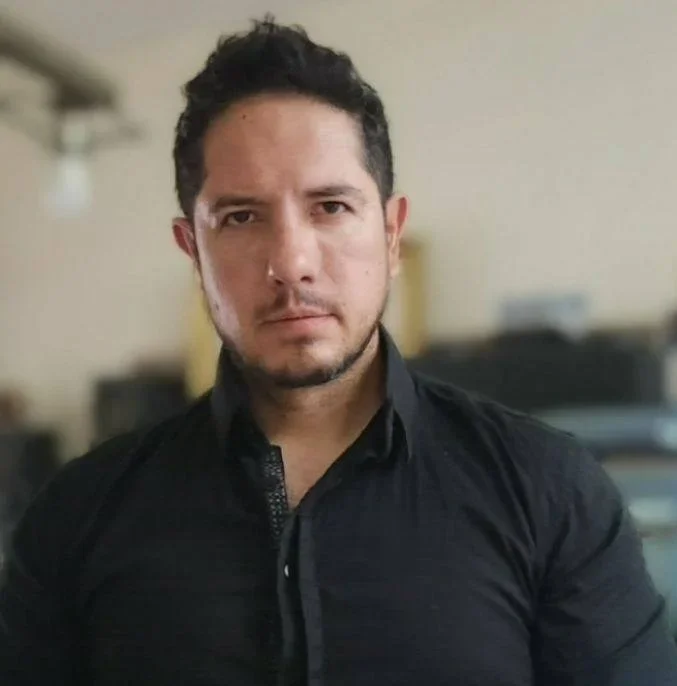Javier Ruiz denuncia falta de libertad de prensa en La Rioja tras tensa discusión en Alta Data