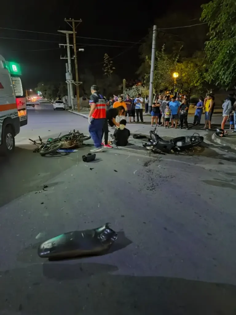 Joven herido en grave choque de motos: la fuga del otro involucrado genera preocupación en la comunidad