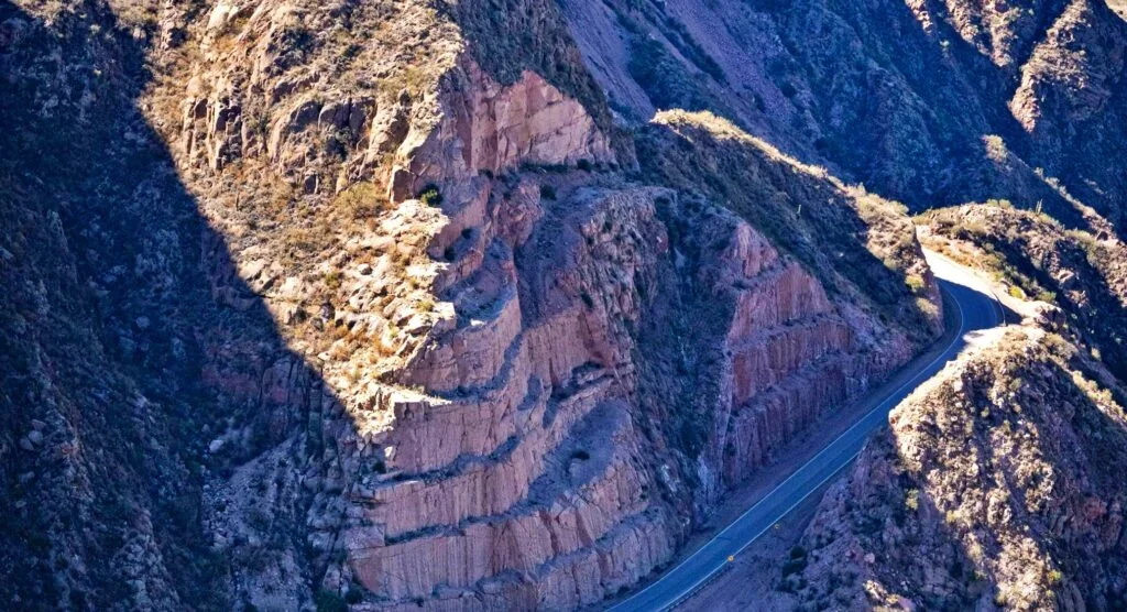 Joven perdido en Pampa de la Viuda es rescatado tras intensa búsqueda