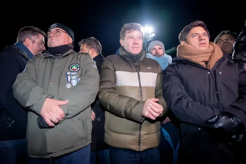 Kicillof reafirma compromiso con Malvinas en vigilia desde Río Grande