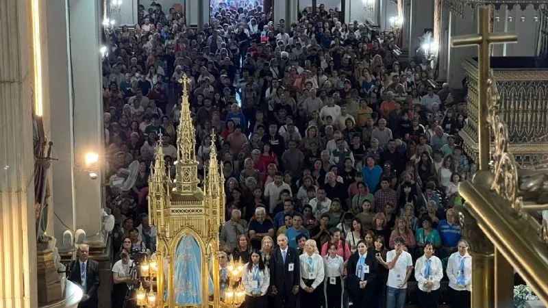 La Bajada de la Virgen del Valle atrae miles de fieles y da inicio a las celebraciones en Catamarca