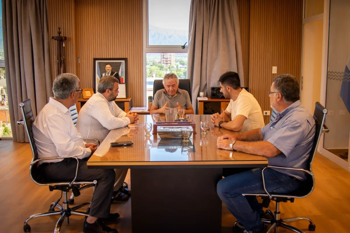 La Capital inicia programa intensivo de bacheo para mejorar calles en la ciudad