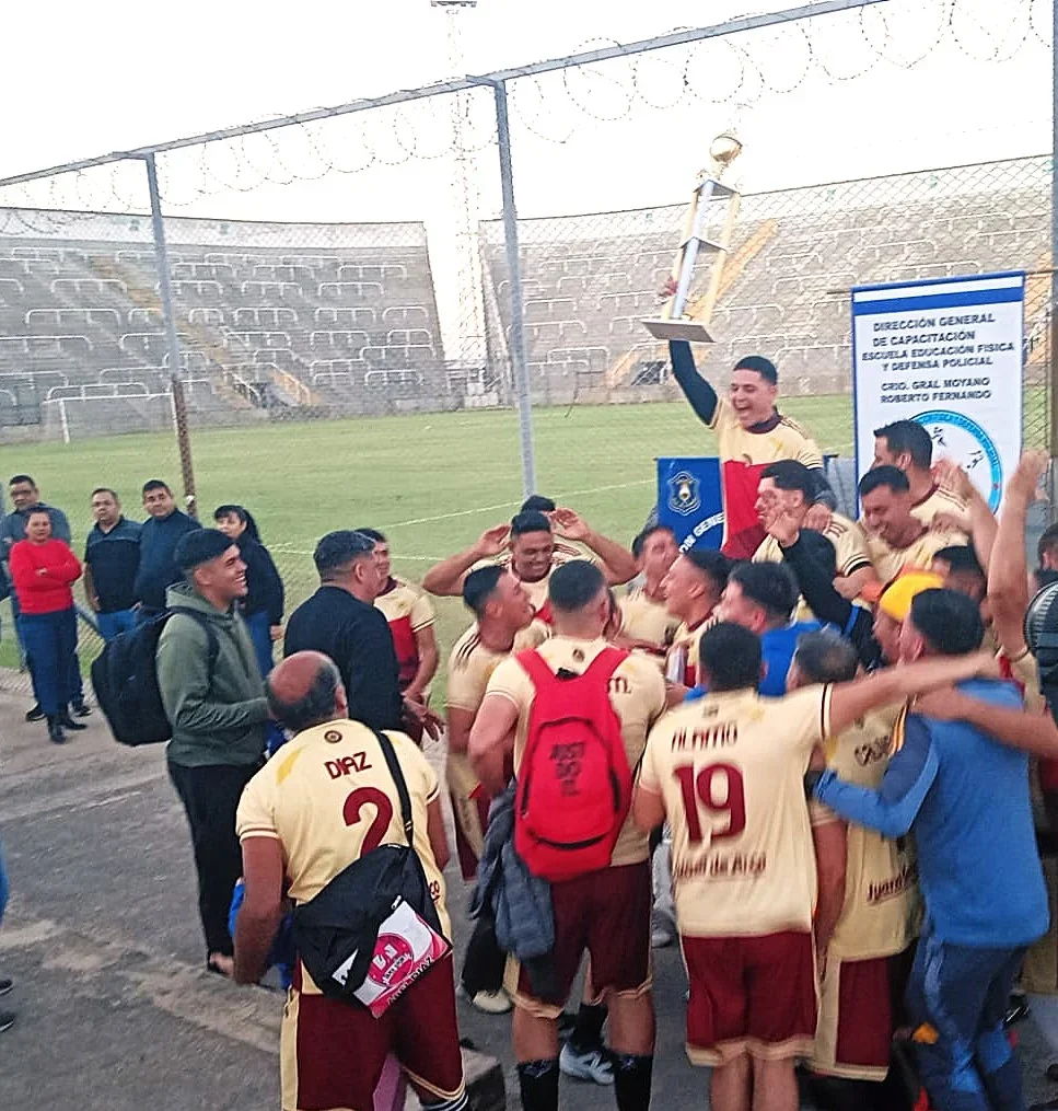 La Comisaría Sexta se corona campeona en las Olimpíadas Policiales de fútbol 11