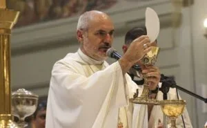 La Misa Crismal en La Rioja: un llamado a la apertura del corazón en tiempos difíciles