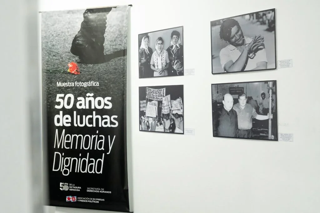 La muestra "50 años de luchas, dignidad y memoria" resalta la historia riojana