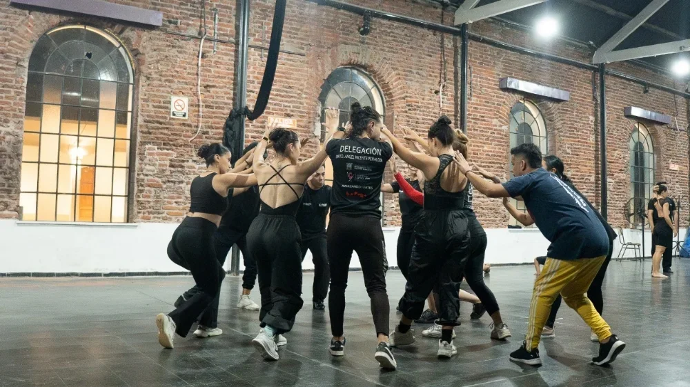 La Noche de Gala en la Capital: un despliegue artístico con más de 120 talentos locales