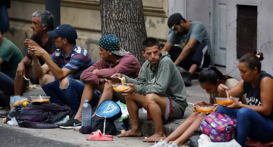 La pobreza en Argentina repunta y afecta a millones, alcanzando el 30% de la población
