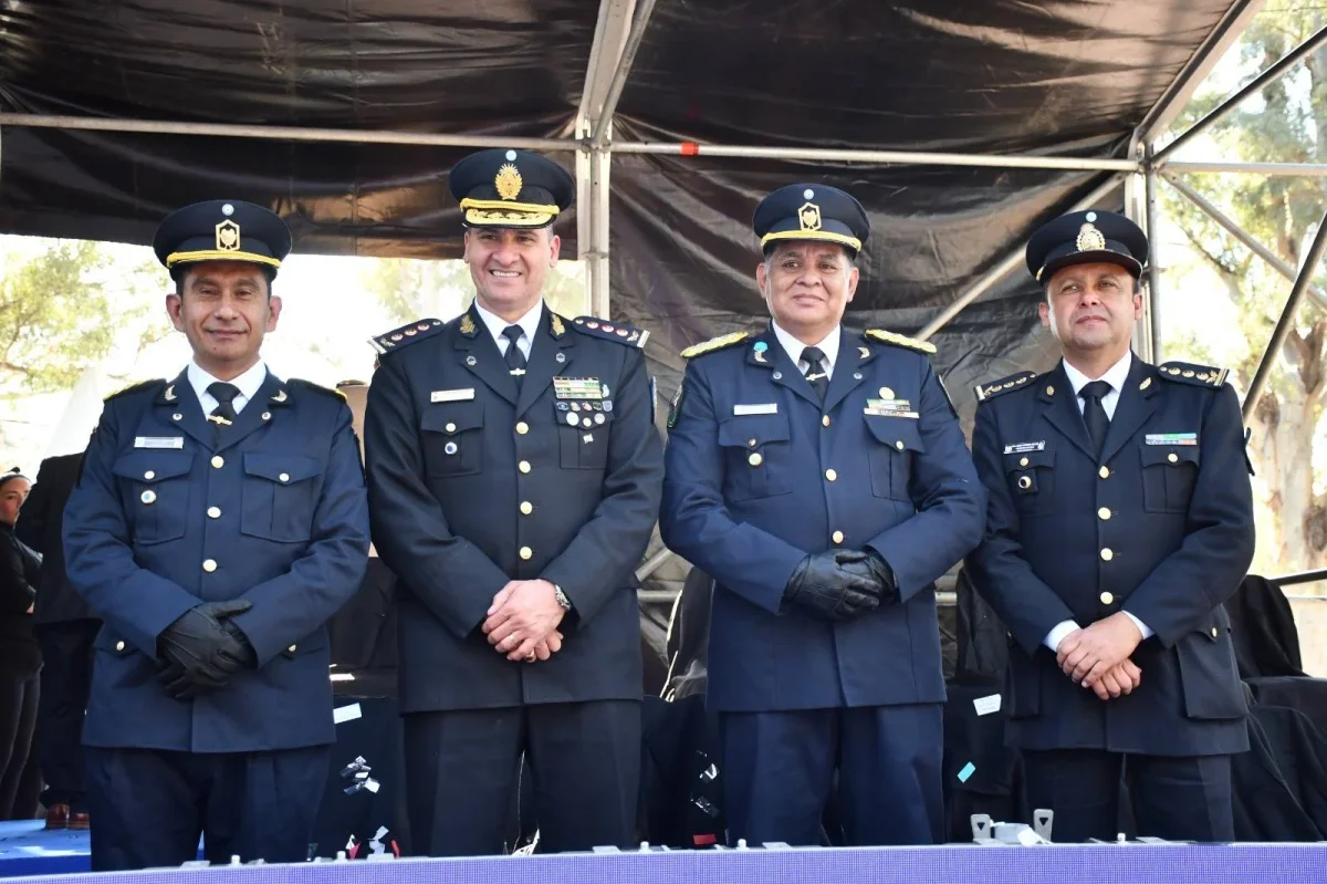 La Rioja celebra el aniversario de la Policía de Santiago del Estero con apoyo institucional