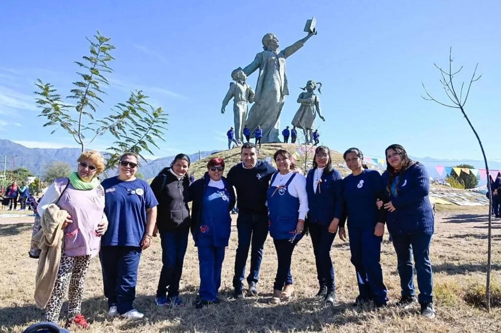 La Rioja celebra el legado educativo de Rosario Vera Peñaloza con un homenaje especial