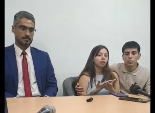 Madre reclama justicia tras denuncias de maltratos durante el parto en la provincia