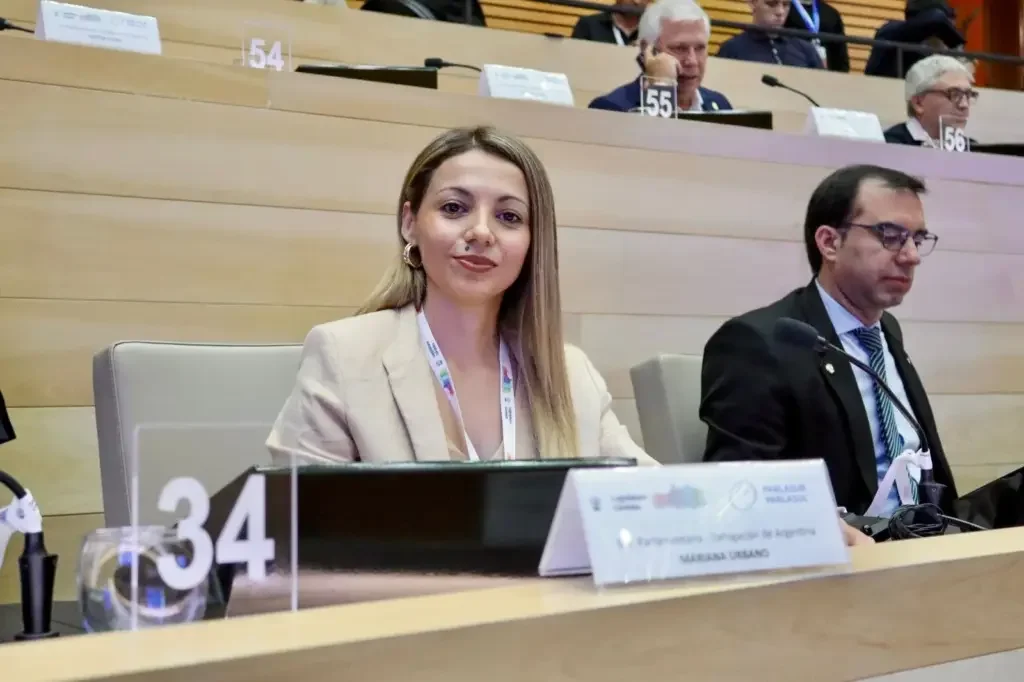 Mariana Urbano se convierte en la nueva voz de La Rioja en el Mercosur