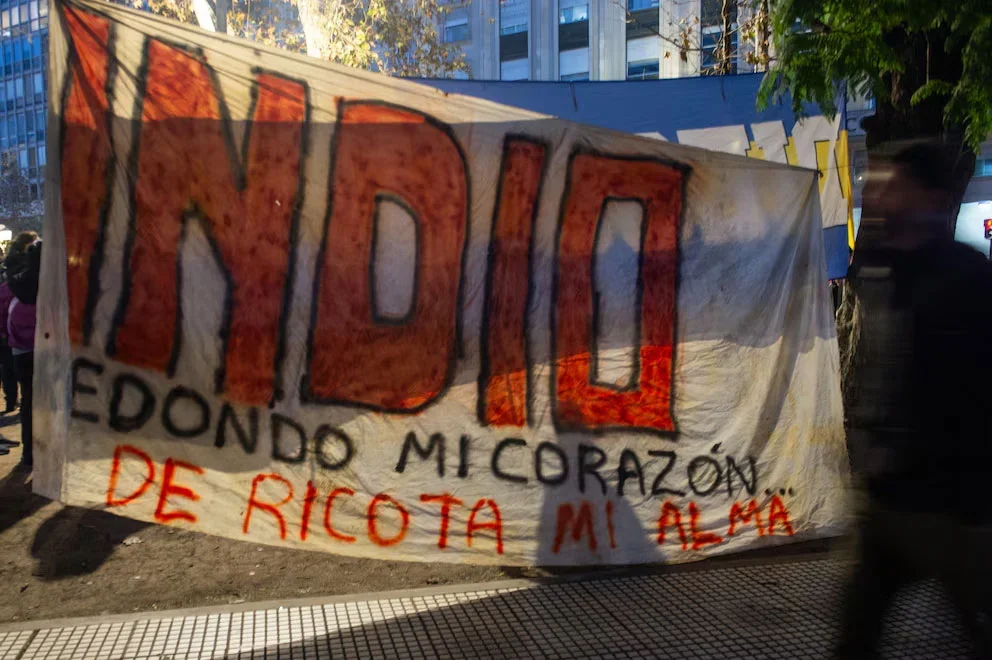 Más de 1.500 efectivos se preparan para el velorio del Indio Solari en Avellaneda