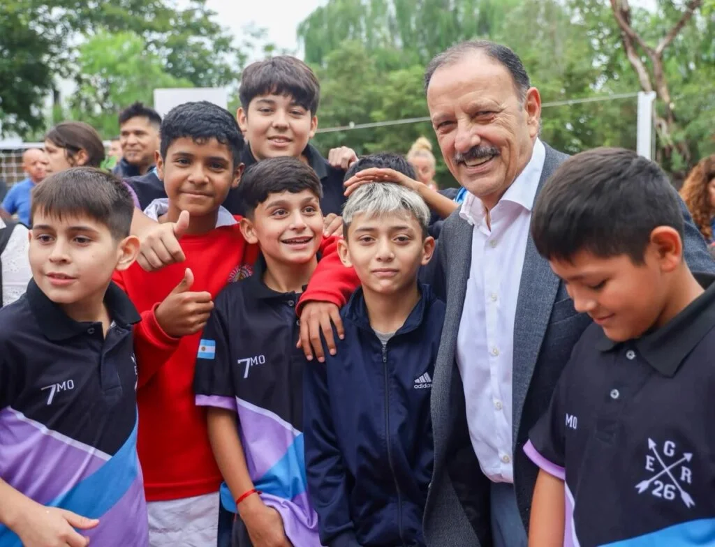 Más de 600 tablets para estudiantes: un avance en la educación de La Rioja capital