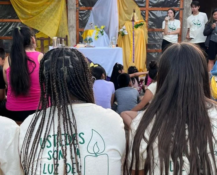 Misión de jóvenes porteños revitaliza la fe en la comunidad de Chilecito