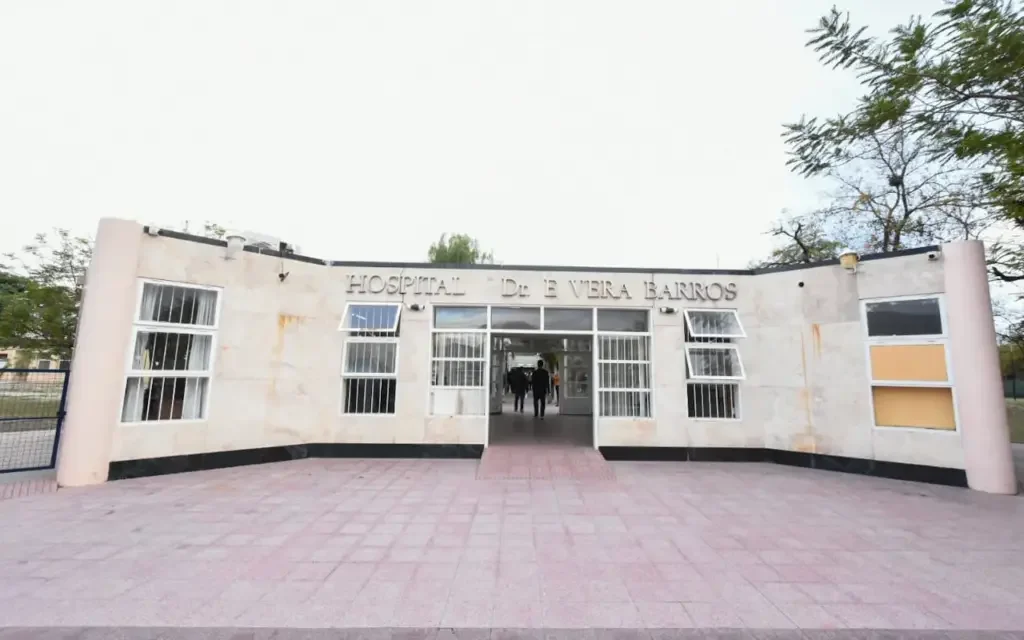 Motociclista grave tras colisión con camioneta en Avenida 2 de Abril