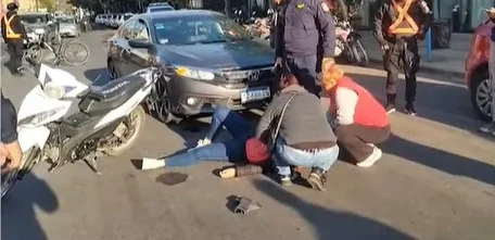 Motociclista herida en violento accidente en el centro de La Rioja