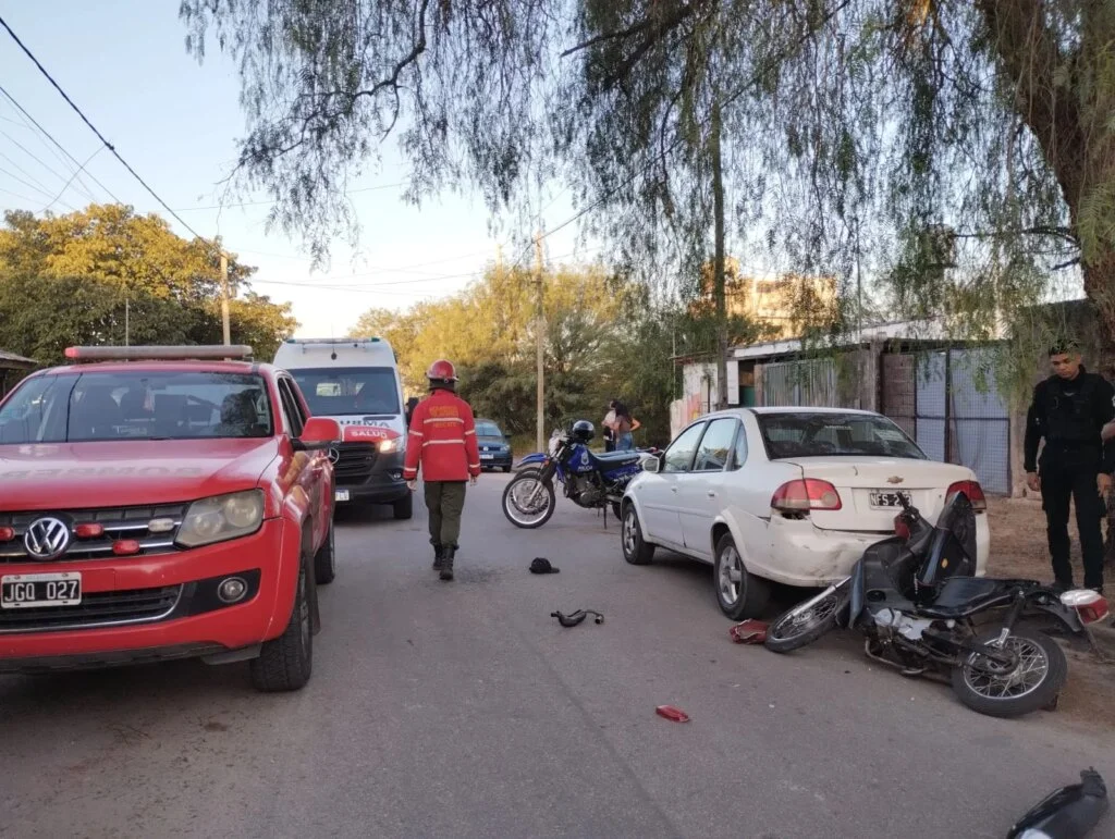 Motociclista herido de gravedad en Chilecito tras accidente con un auto