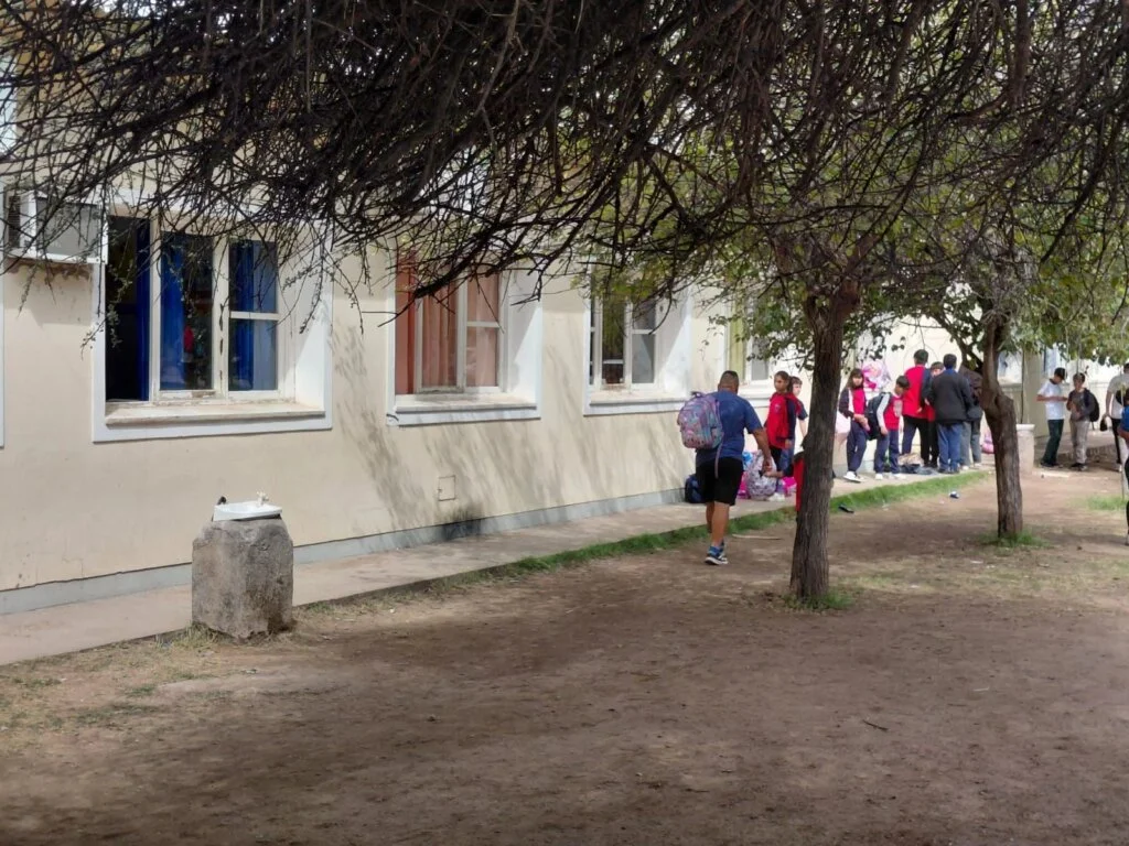 Niña de 7 años se accidenta al caer de una ventana en un colegio riojano