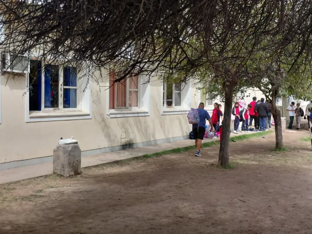 Niña de 7 años sufre grave accidente tras caer de una ventana escolar en La Rioja