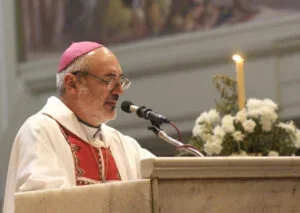 Obispo Braida destaca la importancia de fortalecer los lazos familiares en tiempos difíciles