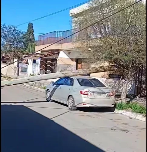 Olta enfrenta daños severos por vientos intensos: columnas caídas y destrozos en la localidad