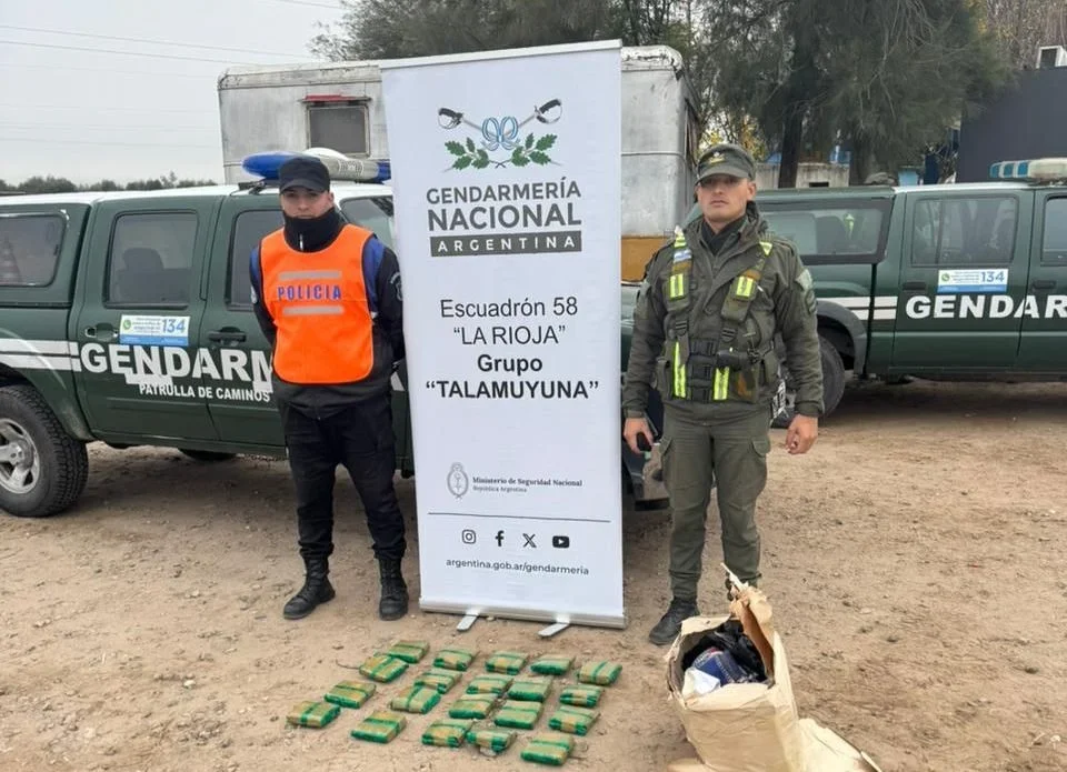 Operativo de la Policía Caminera en Capital: 7,5 kilos de hojas de coca incautados en colectivos