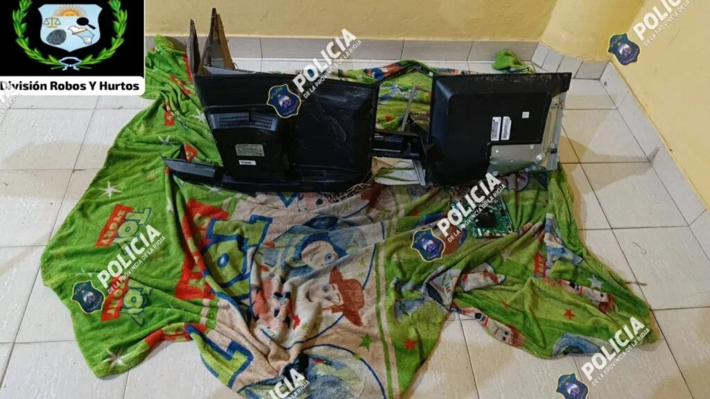 Operativo policial en barrio San Cayetano: televisores robados son recuperados