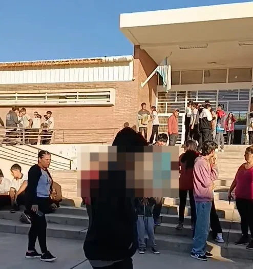 Padres exigen soluciones en Escuela N° 16 de Chilecito ante escasez de docentes