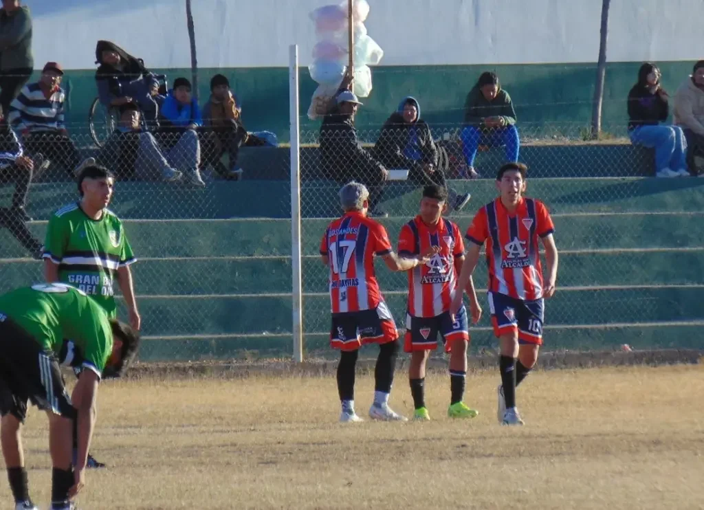Páez brilla con cuatro goles y lleva a Los Andes a una victoria contundente en Chilecito