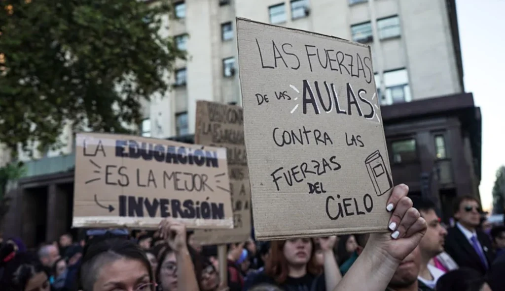 Paro nacional de cinco días en universidades: impacto en estudiantes y docentes