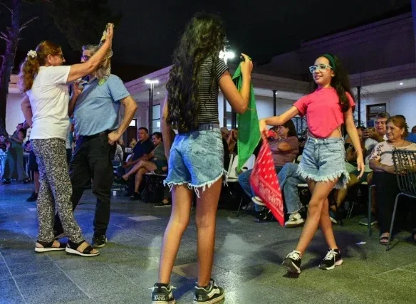 Paseo Cultural Castro Barros se prepara para una nueva peña cultural este mes.