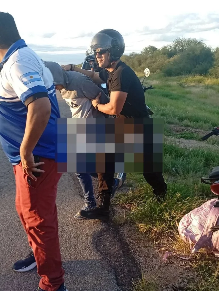 Persecución policial en Chamical: dos motociclistas detenidos tras intensa fuga