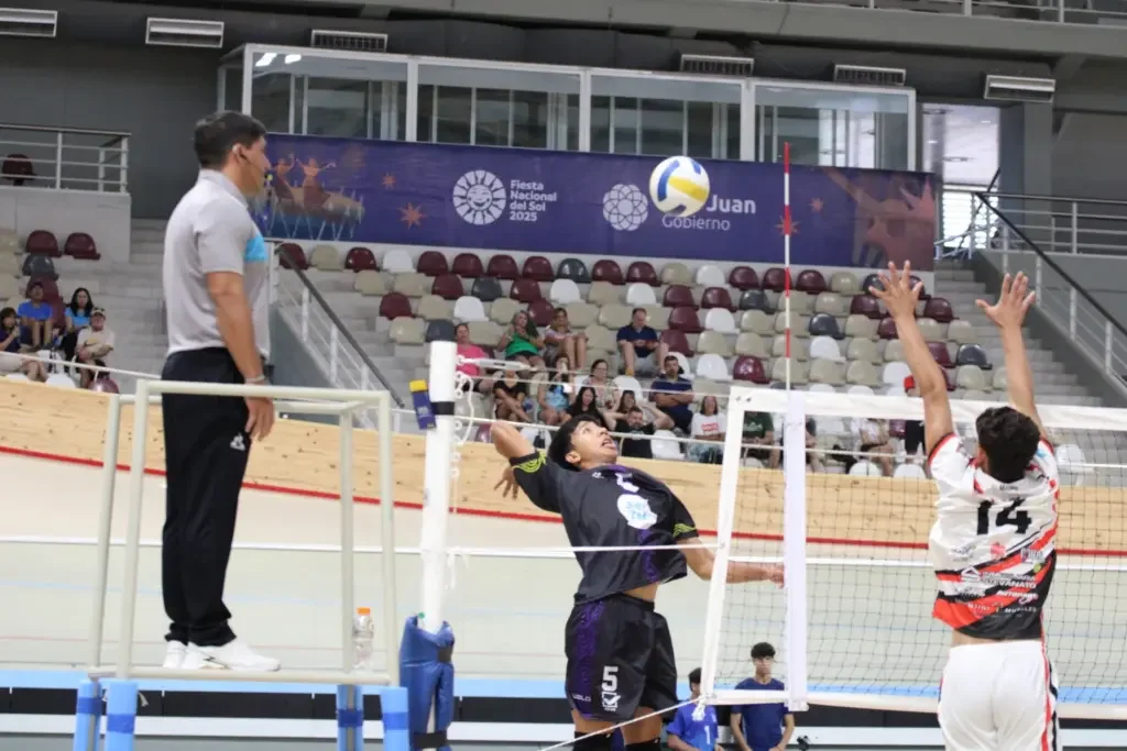 Poli Evita busca reponerse tras una fase de grupos complicada en el voley