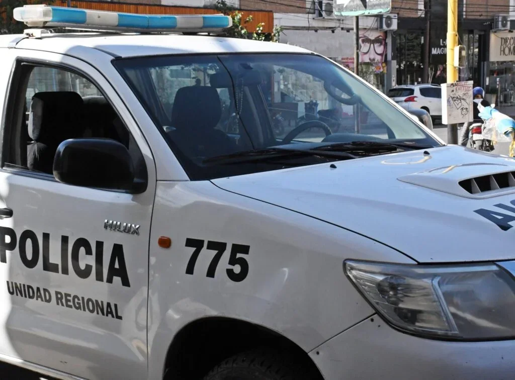 Policías de Chepes enfrentan agresiones de conductor ebrio y su hermano es apresado