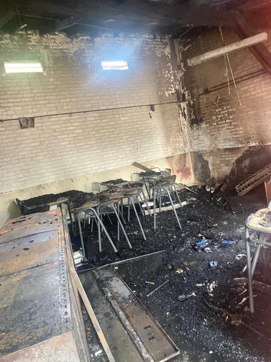 Preocupación en Florencio Varela: incendios en escuelas afectan el inicio de clases