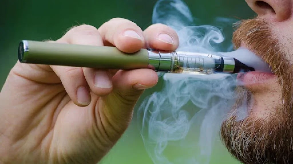 Prohibición de vapers en espacios públicos: un cambio para la salud de los riojanos