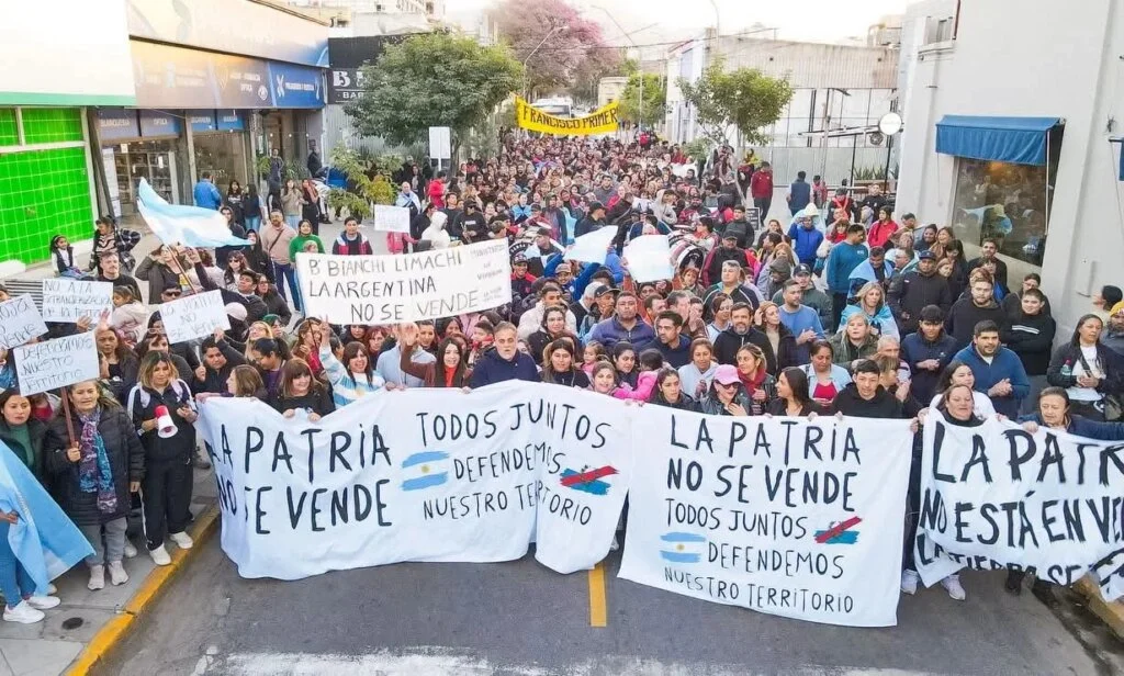 Protestas masivas en La Rioja por la defensa de la soberanía y los recursos naturales