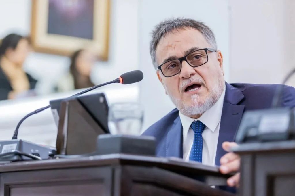 Puy Soria defiende a Quintela y cuestiona a los hijos de dictadores en La Rioja