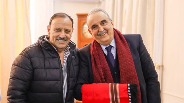 Quintela busca fortalecer lazos políticos en un encuentro clave con Guillermo Moreno