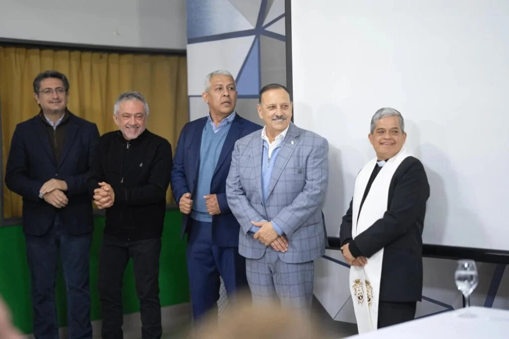 Quintela celebra aniversario de AJALAR y presenta innovaciones tecnológicas para agencias
