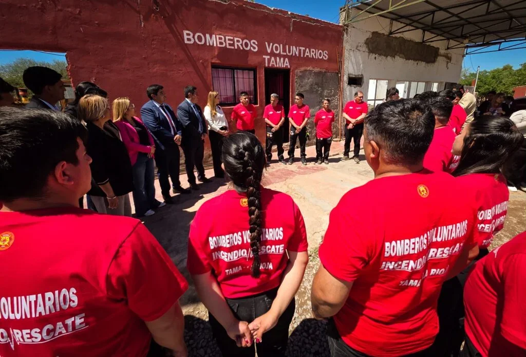 Reconocimiento a bomberos de Tama por su dedicación y servicio a la comunidad