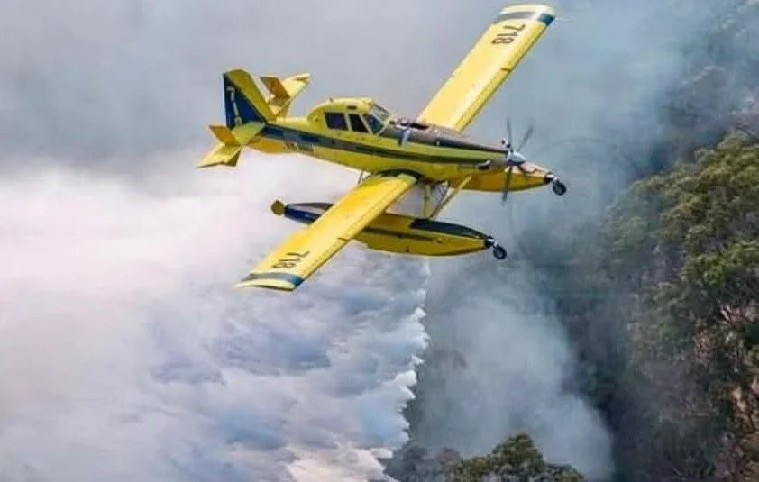 Refuerzan la lucha contra incendios en Guanchín con tres aviones hidrantes