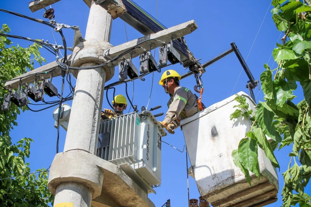 Restablecimiento casi total del servicio eléctrico en el sur de La Rioja tras el temporal