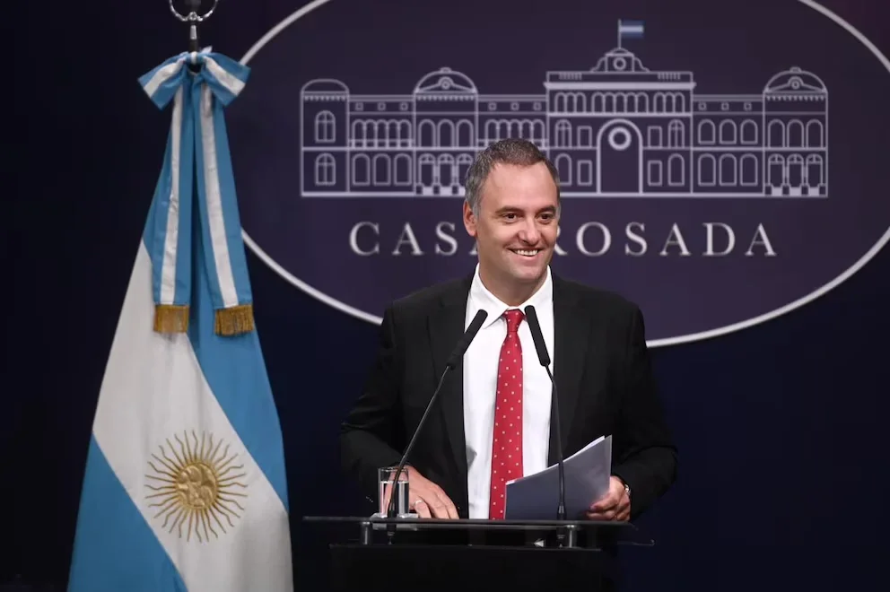 Revelan que Marcelo Grandío financió los viajes de Adorni a Punta del Este