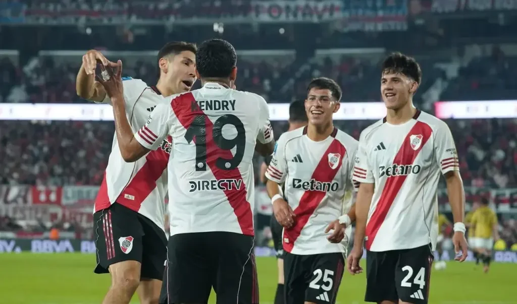 River Plate se afianza en la lucha por el título tras derrotar a Aldosivi 3-1