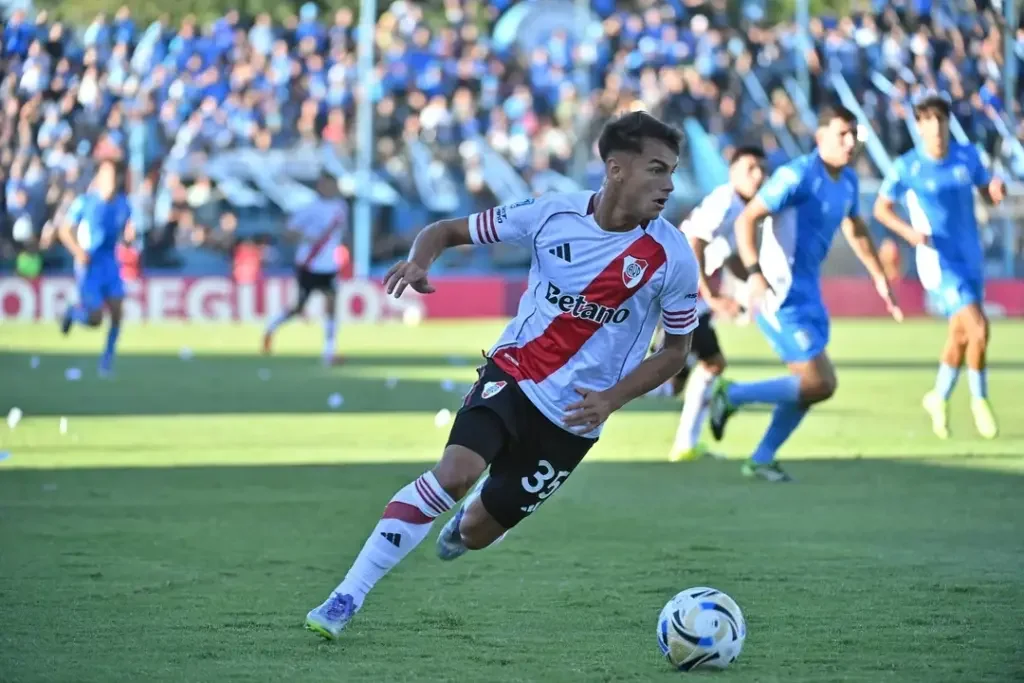 River Plate se impone ante Estudiantes y se afianza en la cima de la zona B
