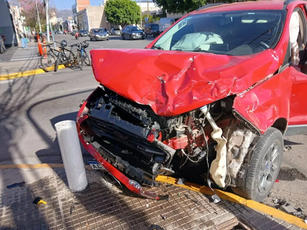 Siniestro vial en La Rioja: grave estado de salud para una niña de tres años